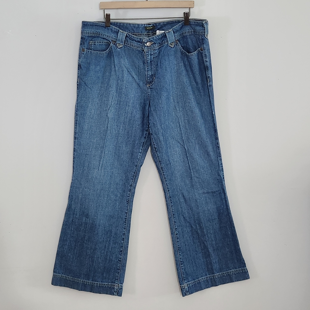 Eddie Bauer Women's Blue Boot Cut Jeans‎ Size 18R